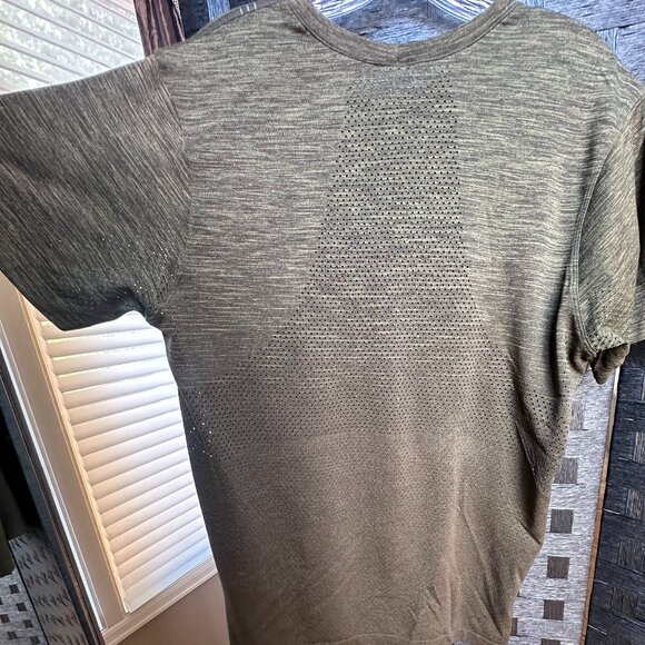 lululemon Men's Metal Vent Tech Breathe Olive Green Large - Picture 7 of 10